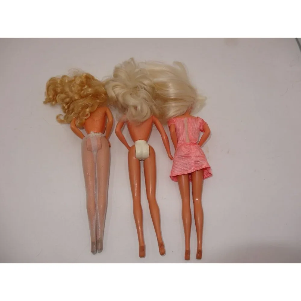 1966 Mattel‎ Barbie Dolls Blonde Indonesia  Malaysia and Taiwan
